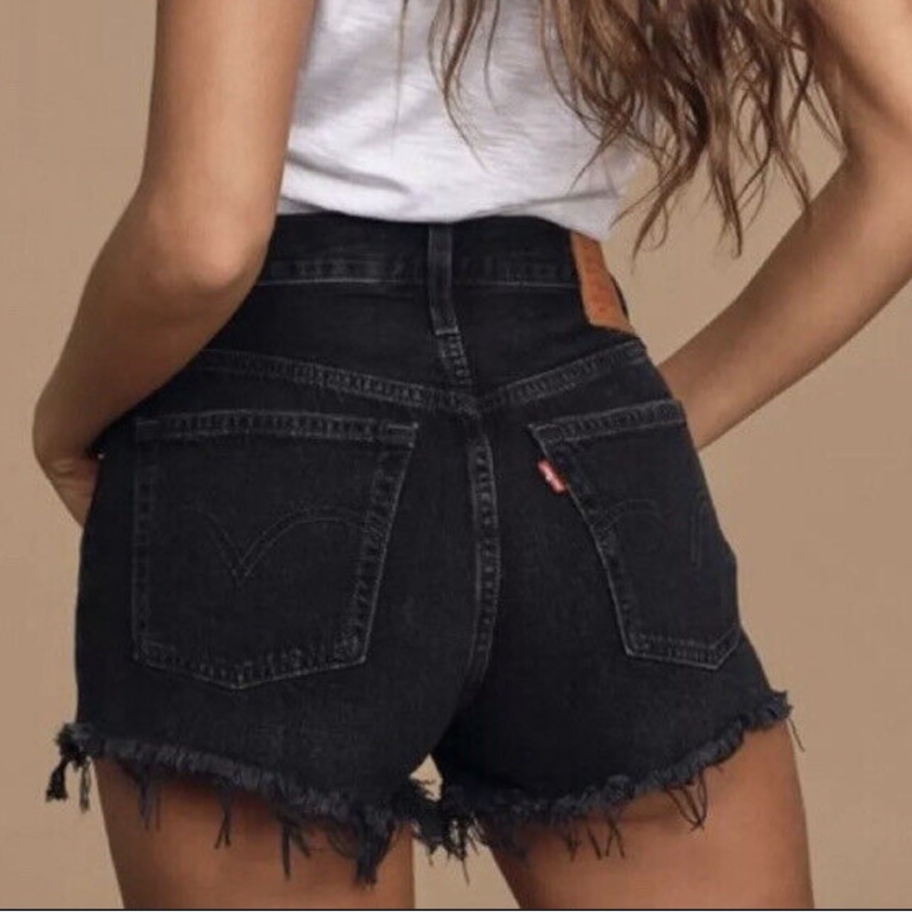 VINTAGE LEVI’s relaxed fit denim cut off shorts